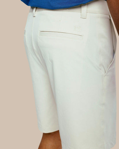 brrr°®-die 8 Inch Performance Golf Short - Stone | Southern Tide Men