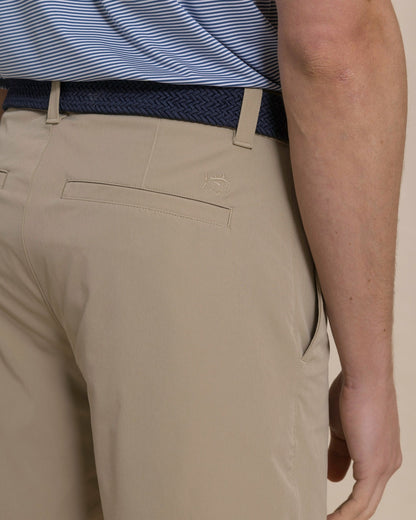 Birdie 8" Performance Short - Sandstone Khaki | Southern Tide Men