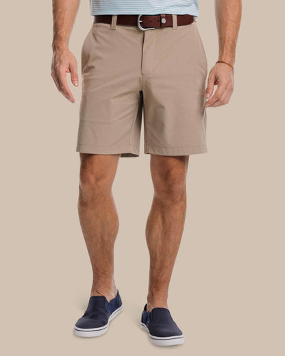 brrr°®-die 8 Inch Performance Golf Short - Khaki | Southern Tide Men