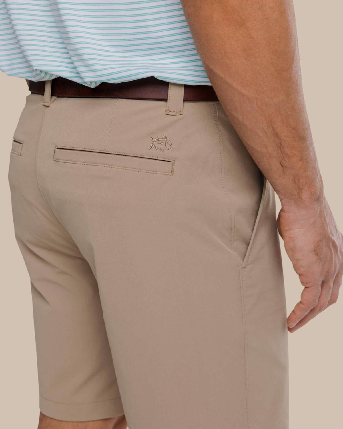 brrr°®-die 8 Inch Performance Golf Short - Khaki | Southern Tide Men