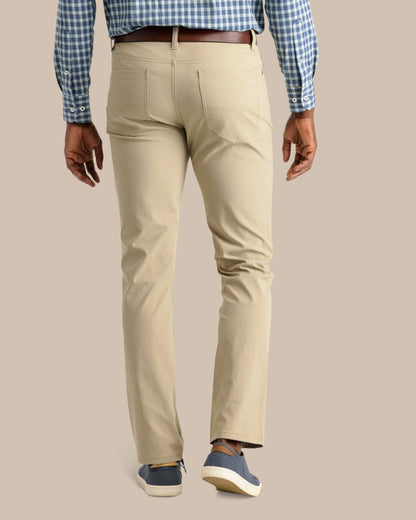 Performance Chino Pants in Khaki | Southern Tide Men