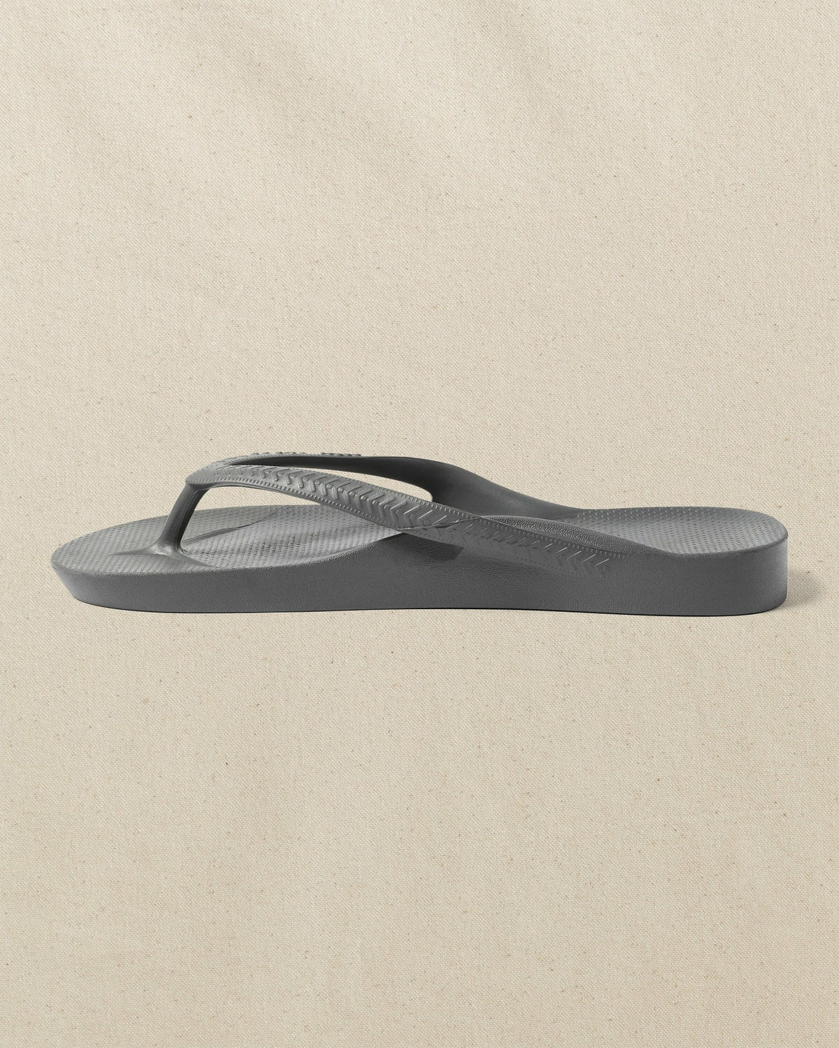 Archies Charcoal Arch Support Flip Flop | Southern Tide Men|Women|Home