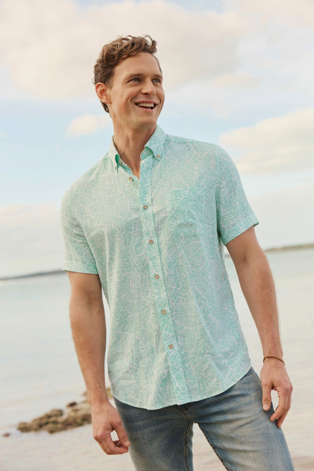 Beach Palms Linen Rayon Short Sleeve Sport Shirt | Southern Tide Men|Sale