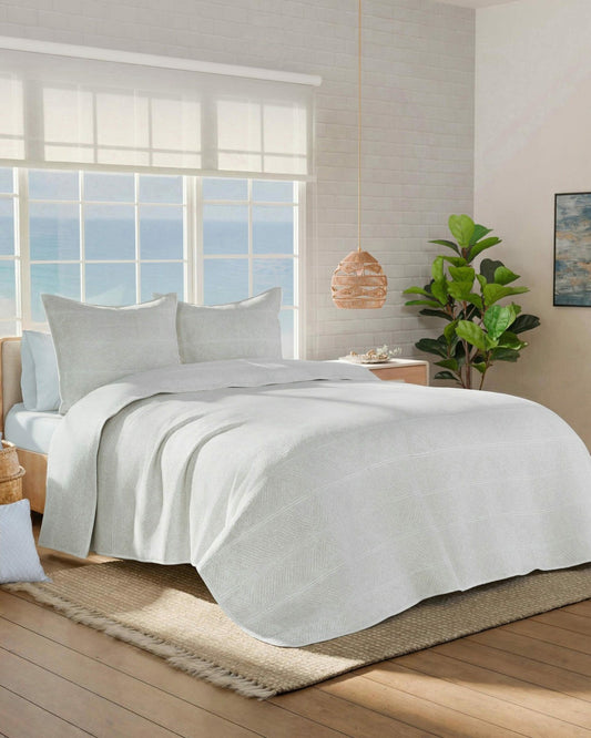 Tideline Coverlet Quilt | Southern Tide Home