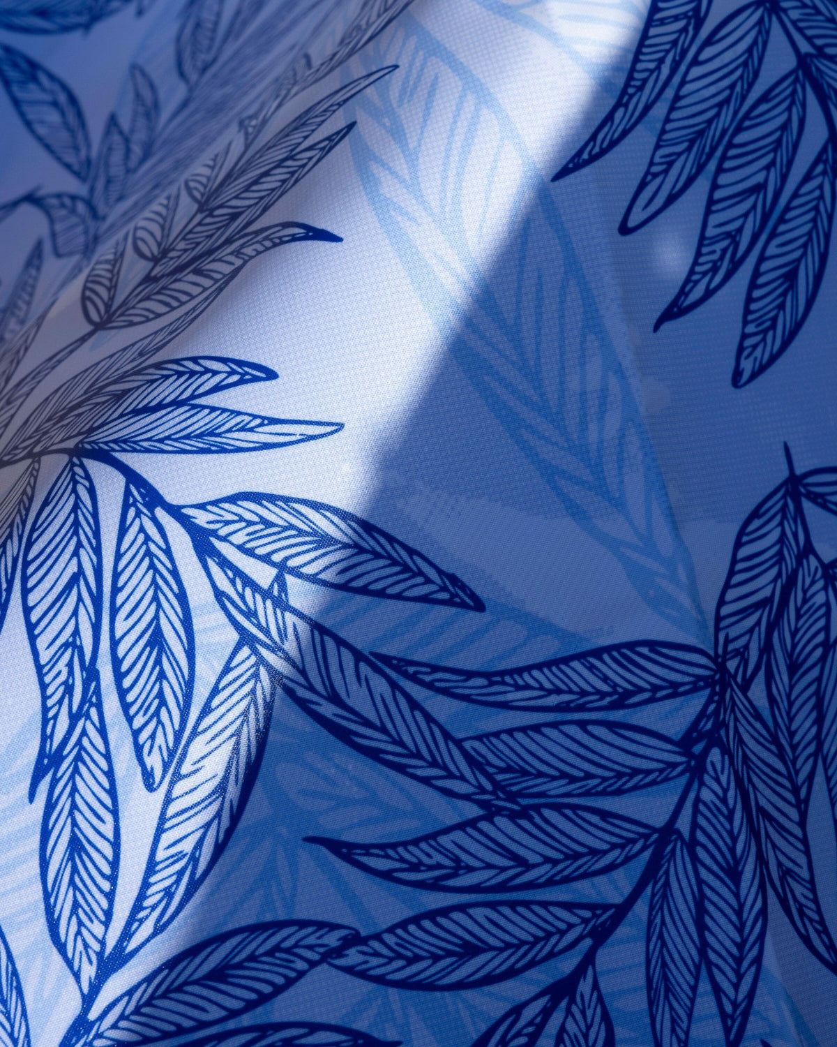 Blue Palms Pool Float | Southern Tide Home